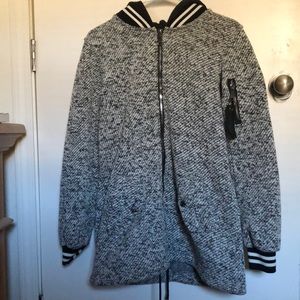 Steve Madden black and white mixtured jacket.